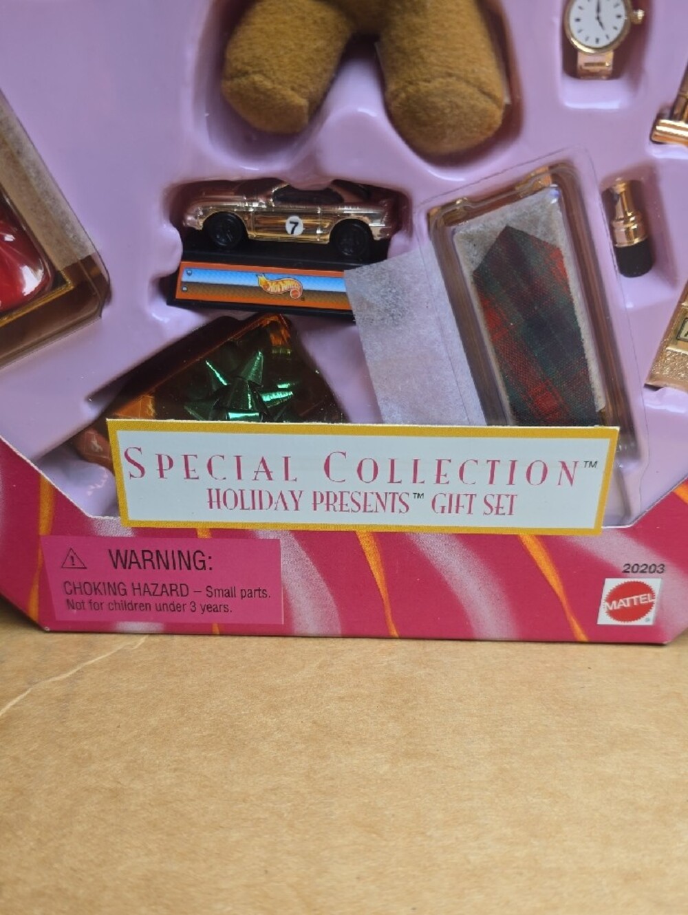 Barbie Pink and Gold Special Collection  Holiday Presents Gift Set 1998 - Picture 6 of 13